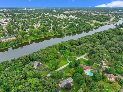 View/Area - 890 Woodlea Rd, Kankakee, IL 60901 photo 4 of 6