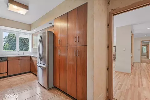 Kitchen - 890 Woodlea Rd, Kankakee, IL 60901 photo 1 of 3