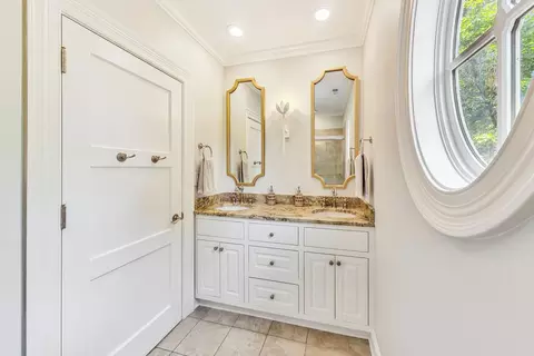 Bath - 401 E Center Ave, Lake Bluff, IL 60044 photo 3 of 5