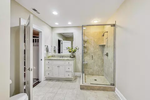 Bath - 401 E Center Ave, Lake Bluff, IL 60044 photo 5 of 5