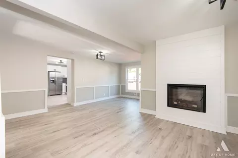 Living - 205 Renfrew Ave, Dwight, IL 60420 photo 6 of 6