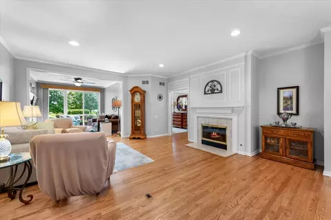 4154 Whitehall Ln, Algonquin, IL 60102 photo 13