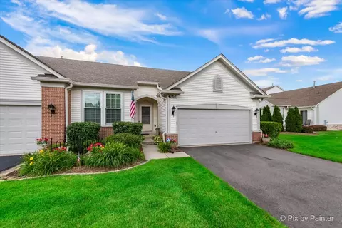 4154 Whitehall Ln, Algonquin, IL 60102 photo 2
