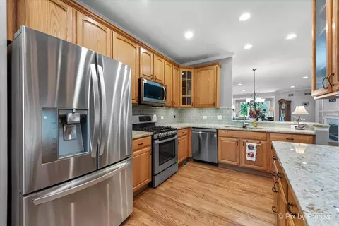 4154 Whitehall Ln, Algonquin, IL 60102 photo 7