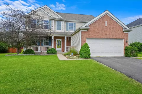 8213 Waterbury Dr, Joliet, IL 60431