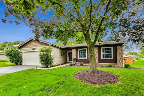 6 S015 Steeple Run Dr, Naperville, IL 60540
