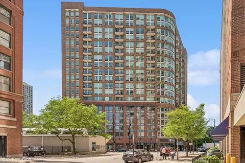 600 N Kingsbury St #1906, Chicago, IL 60654