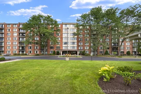 2000 Saint Regis Dr #3F, Lombard, IL 60148