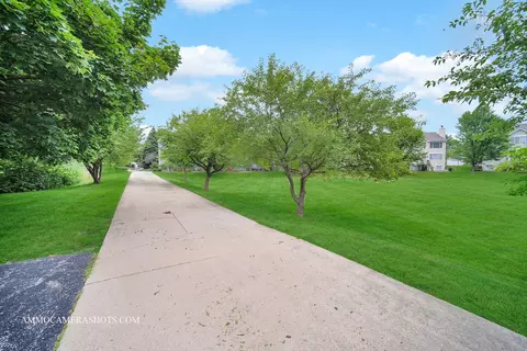 Exterior - 5527 Azalea Ct, Rolling Meadows, IL 60008 photo 6 of 8
