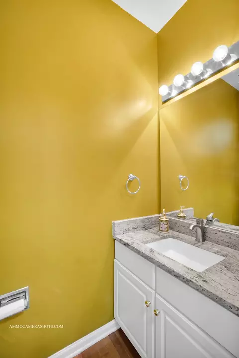 Bath - 5527 Azalea Ct, Rolling Meadows, IL 60008 photo 1 of 3