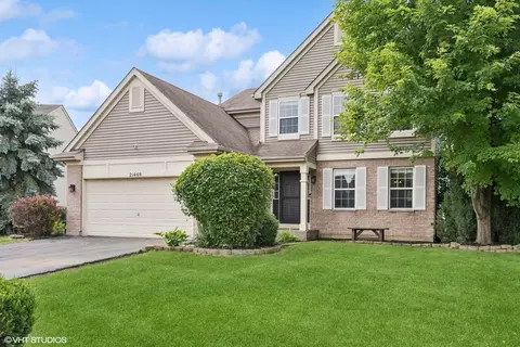 21469 Prestwick Dr, Crest Hill, IL 60403