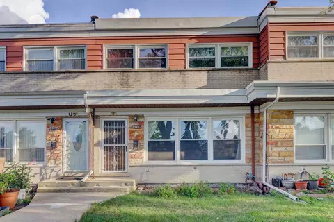8945 N Washington St #C, Niles, IL 60714