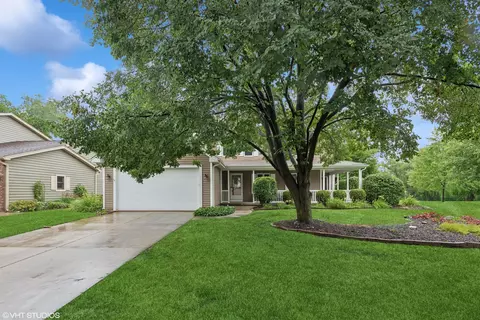 860 N Dexter Ln, Hoffman Estates, IL 60169