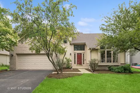 4756 Clearwater Ln, Naperville, IL 60564