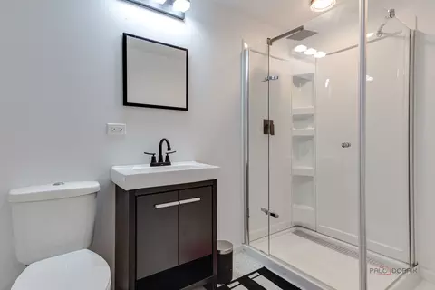 Bath - 3559 Stackinghay Dr, Naperville, IL 60564 photo 6 of 6