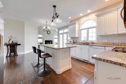 Kitchen - 3559 Stackinghay Dr, Naperville, IL 60564 photo 1 of 4