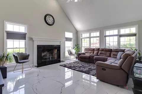Living - 3559 Stackinghay Dr, Naperville, IL 60564 photo 3 of 4
