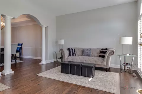 Living - 3559 Stackinghay Dr, Naperville, IL 60564 photo 2 of 4