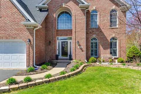 Exterior - 3559 Stackinghay Dr, Naperville, IL 60564 photo 2 of 5