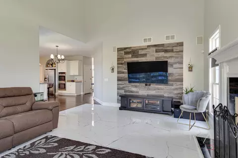 Living - 3559 Stackinghay Dr, Naperville, IL 60564 photo 4 of 4