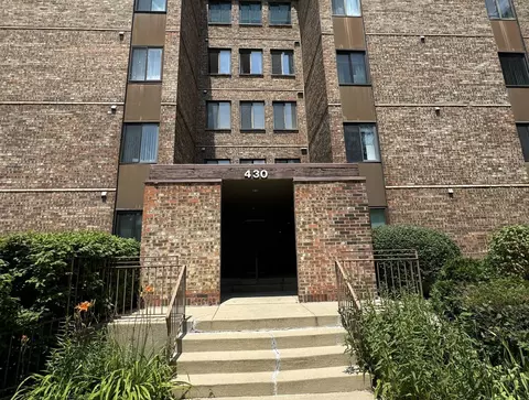 430 Walnut Creek Ln #2303, Lisle, IL 60532