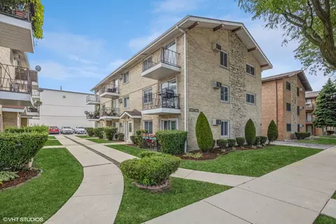 6029 W 64th Pl #1, Chicago, IL 60638