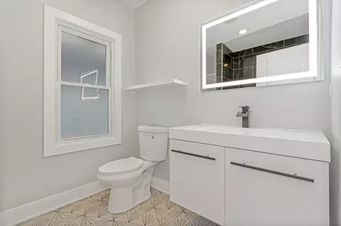 Bath - 43 N Pine Ave, Chicago, IL 60644 photo 5 of 6