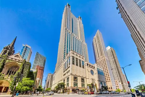 132 E Delaware Pl #5902, Chicago, IL 60611
