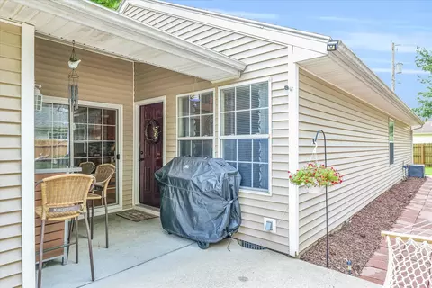 510 E Maple St, Ogden, IL 61859 photo 4