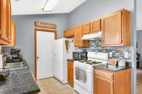 510 E Maple St, Ogden, IL 61859 photo 15
