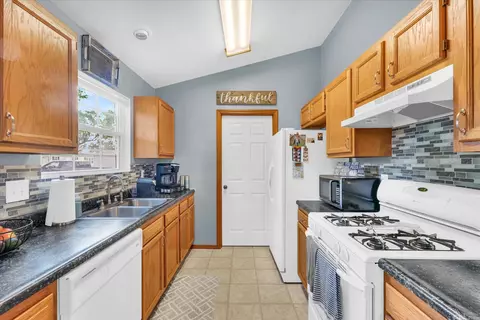 510 E Maple St, Ogden, IL 61859 photo 14