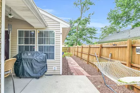 510 E Maple St, Ogden, IL 61859 photo 3