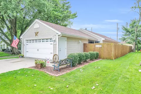 510 E Maple St, Ogden, IL 61859
