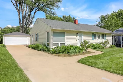 5701 Aubrey Ter, Downers Grove, IL 60516