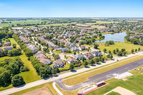 View/Area - 24813 Winterberry Ln, Plainfield, IL 60585 photo 3 of 4