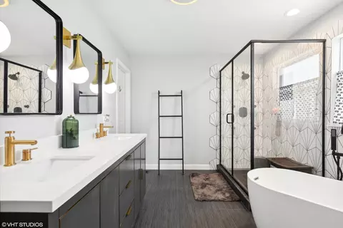 Bath - 3073 Wickenden Ave, Elgin, IL 60124 photo 1 of 2