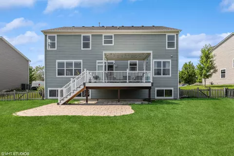Exterior - 3073 Wickenden Ave, Elgin, IL 60124 photo 3 of 3