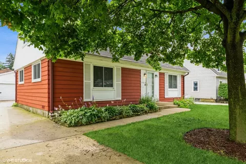 333 Hubbard Ave, Elgin, IL 60123
