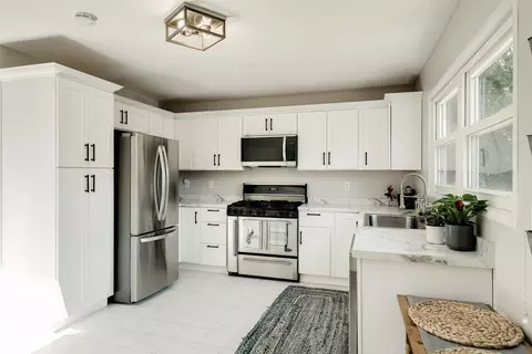 305 W Raab Rd, Normal, IL 61761 photo 7