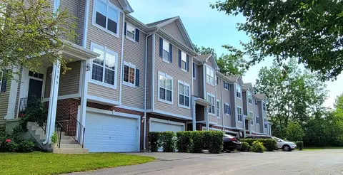 2327 Hudson Cir, Aurora, IL 60502