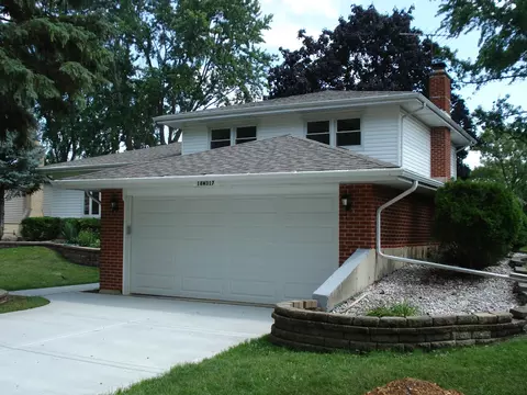 18 W317 Claremont Dr, Darien, IL 60561