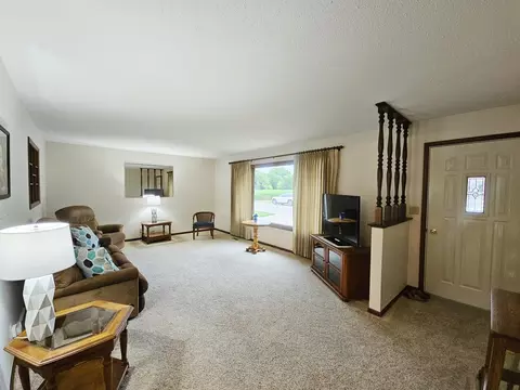 504 Elm St, Morrison, IL 61270 photo 3