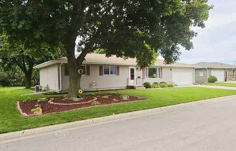 504 Elm St, Morrison, IL 61270 photo 2