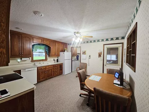 504 Elm St, Morrison, IL 61270 photo 8