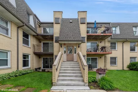 806 N River Rd #3A, Mount Prospect, IL 60056