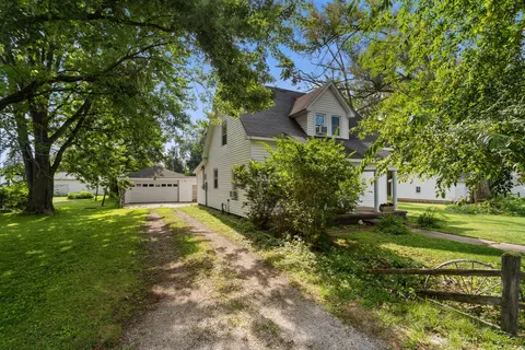 Exterior - 103 S John St, Longview, IL 61852 photo 1 of 4