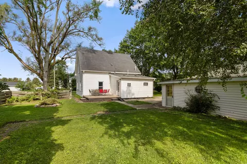Exterior - 103 S John St, Longview, IL 61852 photo 4 of 4