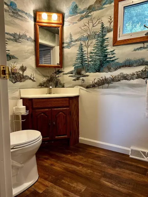Bath - 3614 148th Pl, Midlothian, IL 60445 photo 1 of 2