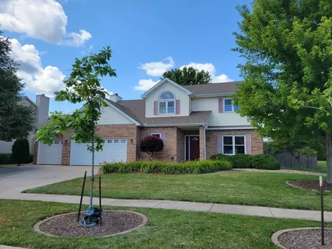 40 Hodgehaven Cir, Bloomington, IL 61704