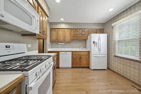 1742 Caxton Dr, Wheaton, IL 60189 photo 9